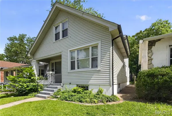 6847 Corbitt AVE, University City, MO 63130