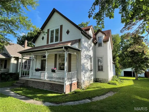 714 Monroe ST, St Charles, MO 63301