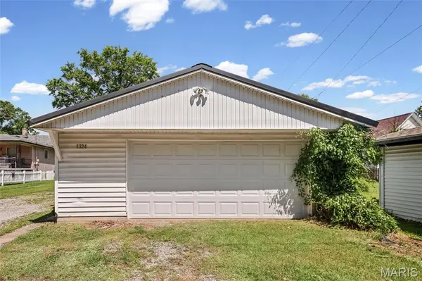 1324 Lebanon AVE, Belleville, IL 62221