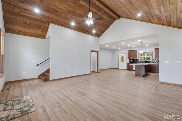 140 M- Boroughs ST, Cabool, MO 65689