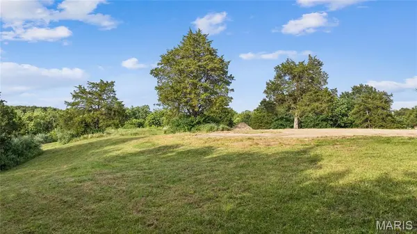 22245 Lix RD, Warrenton, MO 63383