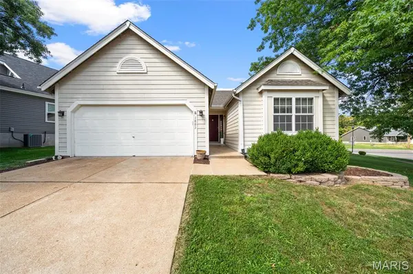 1803 Strawberry Ridge DR, Ballwin, MO 63021