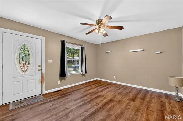 135 Linnview DR, St Louis, MO 63129