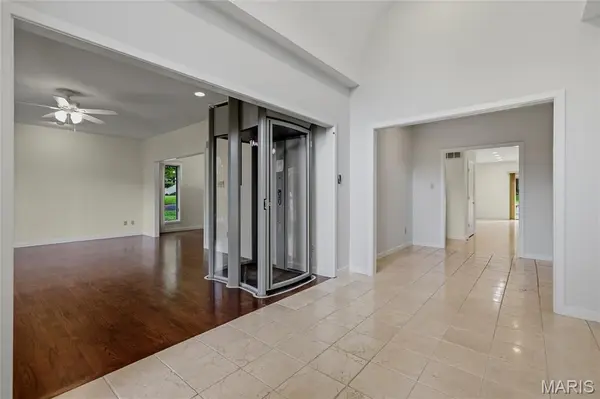 8333 Kingsbury BLVD, Clayton, MO 63105