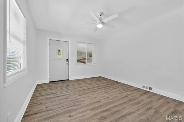138 Elkan AVE, St Louis, MO 63135