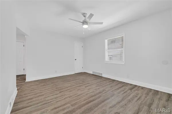 138 Elkan AVE, St Louis, MO 63135