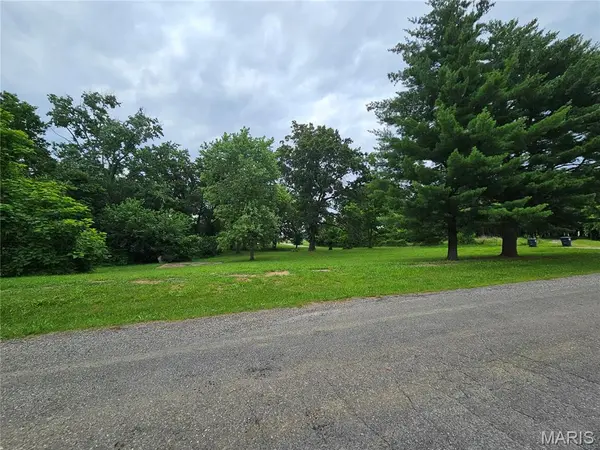 1031 E Seward ST, Hillsboro, IL 62049