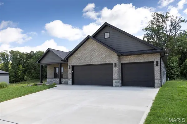 2279 Pelham LN, Maryville, IL 62062