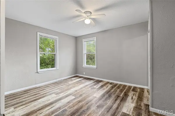 7033 Julian AVE, University City, MO 63130