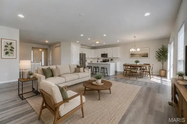 118 Riding Crop LN, Wentzville, MO 63385