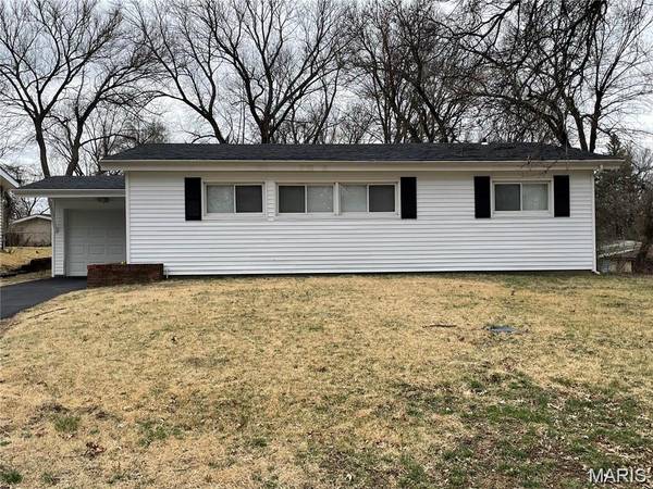 8428 Saint Olaf DR, St Louis, MO 63134