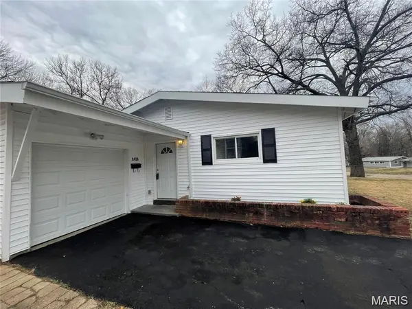 8428 Saint Olaf DR, St Louis, MO 63134