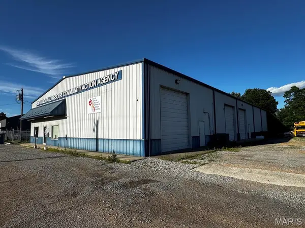1716 S Broadway ST, Poplar Bluff, MO 63901
