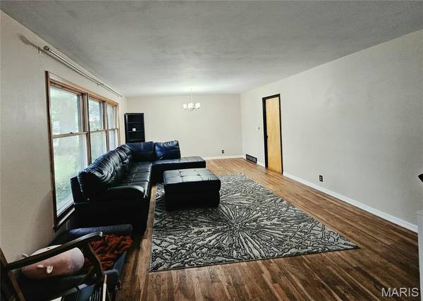 8 Friendship CT, Troy, MO 63379