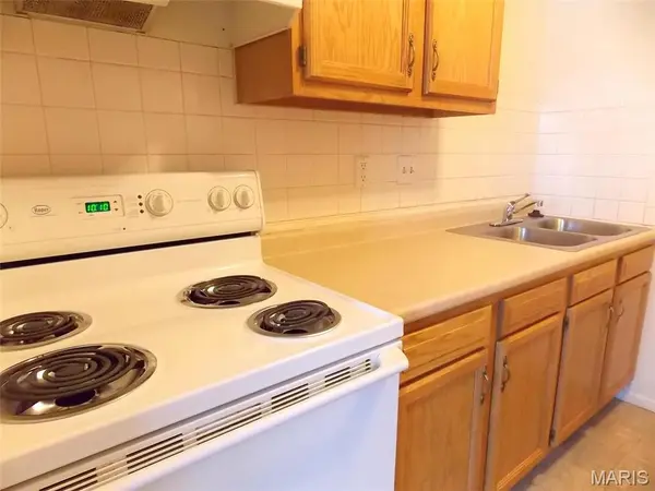 18 N 44TH ST #7, Belleville, IL 62226