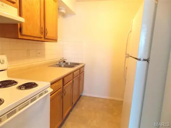 18 N 44TH ST #7, Belleville, IL 62226