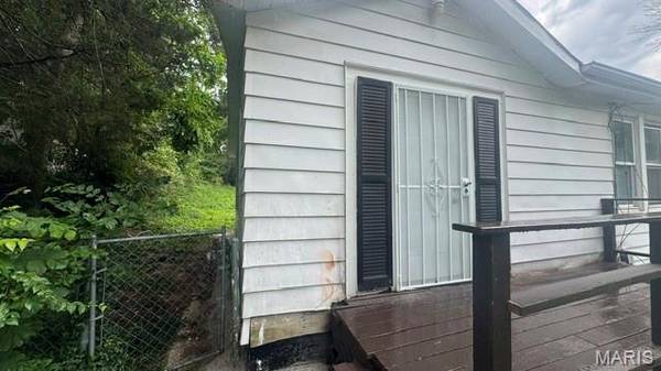 2935 Alger AVE, St Louis, MO 63121