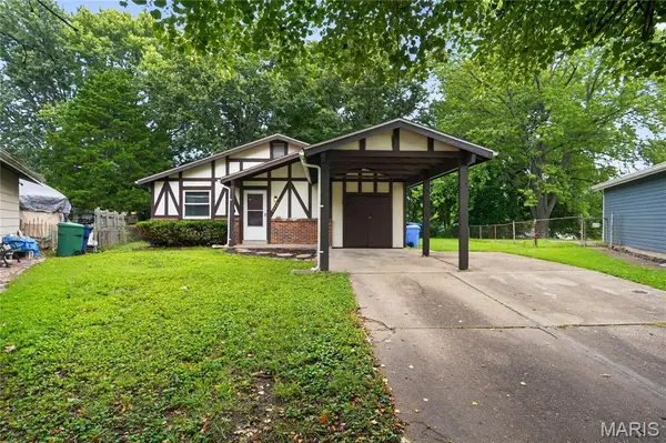 2423 Soundview CT, Florissant, MO 63031