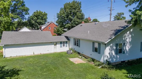 700 Gehle ST, St Peter, IL 62880