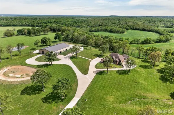 23900 EMERSON RD, Lebanon, MO 65536