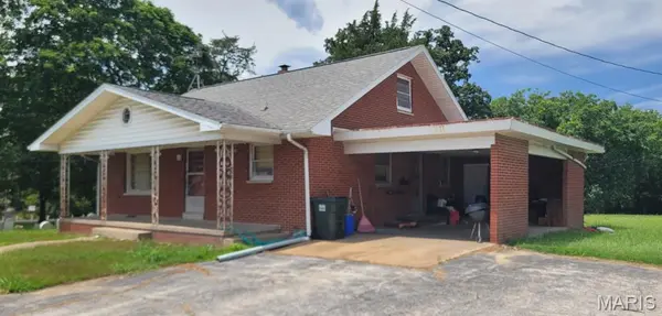 425 W Market ST, Red Bud, IL 62278