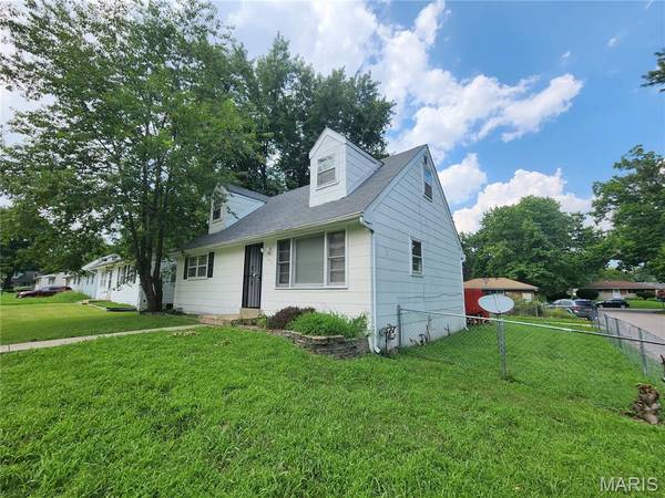 1201 Walker AVE, St Louis, MO 63138