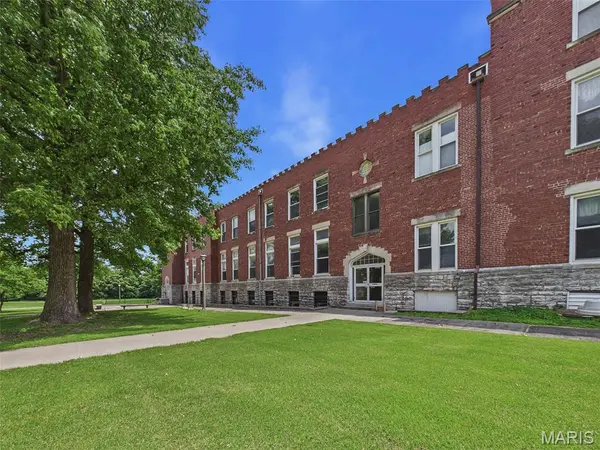 2009 Seminary ST, Alton, IL 62002