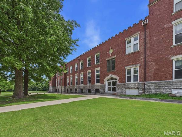 2009 Seminary ST, Alton, IL 62002