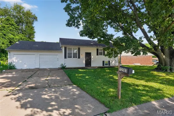 12083 Garden LN, St Louis, MO 63138