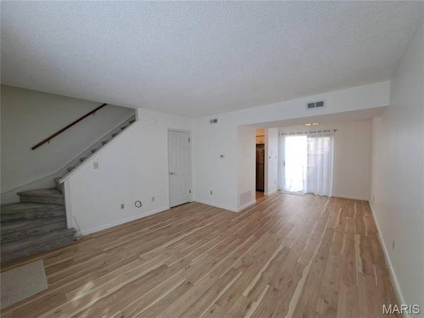 1630 E Swan CIR, Brentwood, MO 63144