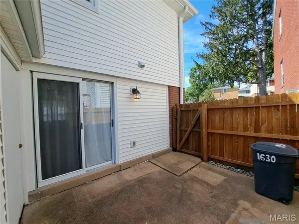 1630 E Swan CIR, Brentwood, MO 63144