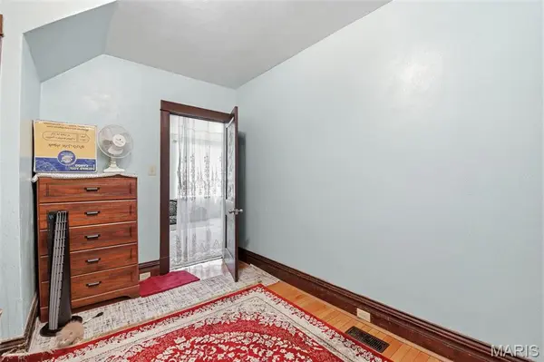 3945 S Grand BLVD, St Louis, MO 63118