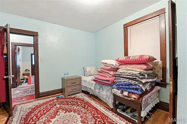 3945 S Grand BLVD, St Louis, MO 63118