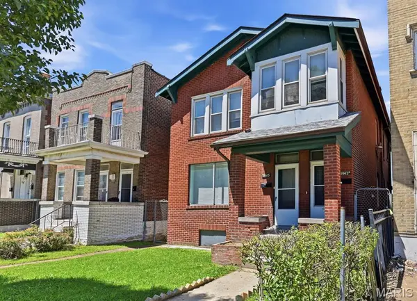 3945 S Grand BLVD, St Louis, MO 63118