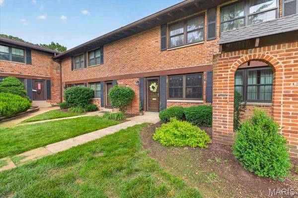 7903 Royal Arms CT, Crestwood, MO 63123