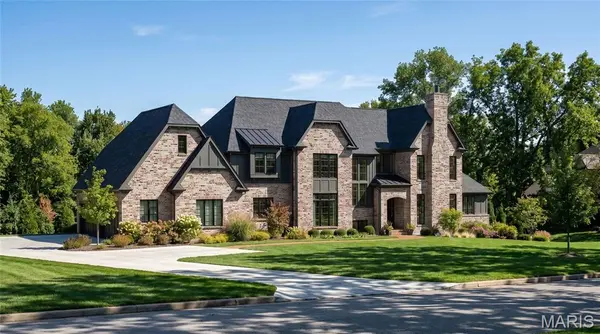 1 TBB Hawthorne I @ Manor Hill, Town And Country, MO 63131