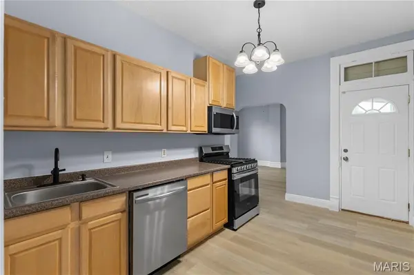 811 Regina AVE, St Louis, MO 63125