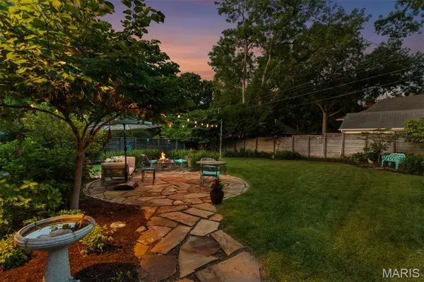 1524 N Berry RD, Rock Hill, MO 63119