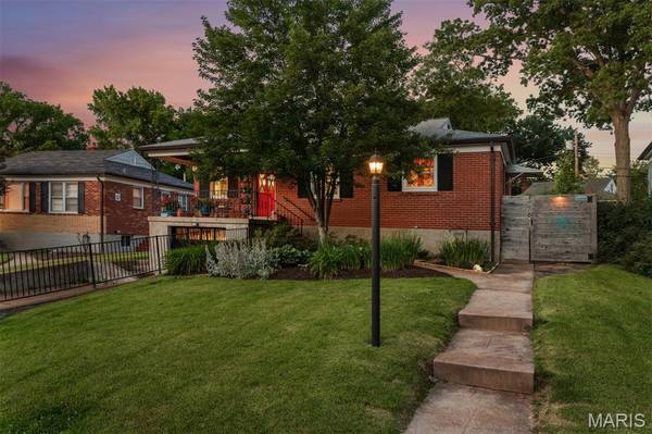 1524 N Berry RD, Rock Hill, MO 63119