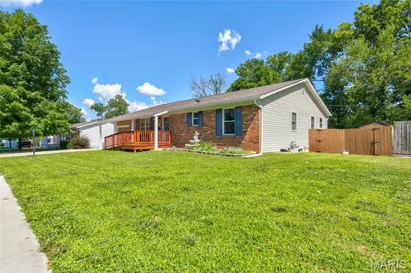 2424 Crislisa DR, Alton, IL 62002