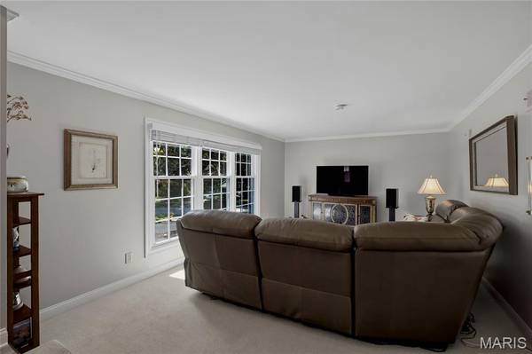 12405 Montsouris DR, Creve Coeur, MO 63141