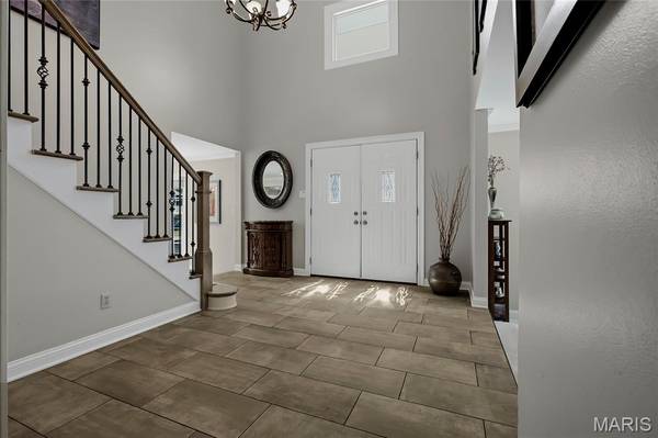 12405 Montsouris DR, Creve Coeur, MO 63141
