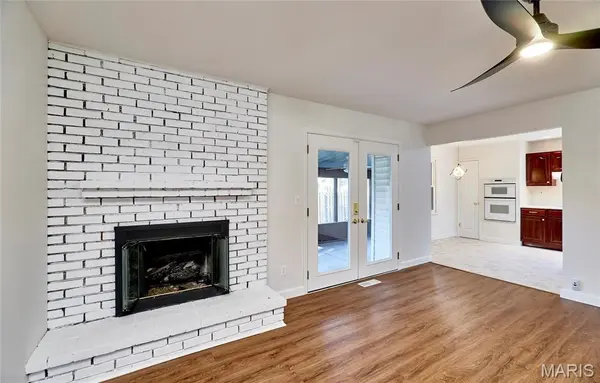 415 Trail Grove CT, Ballwin, MO 63011