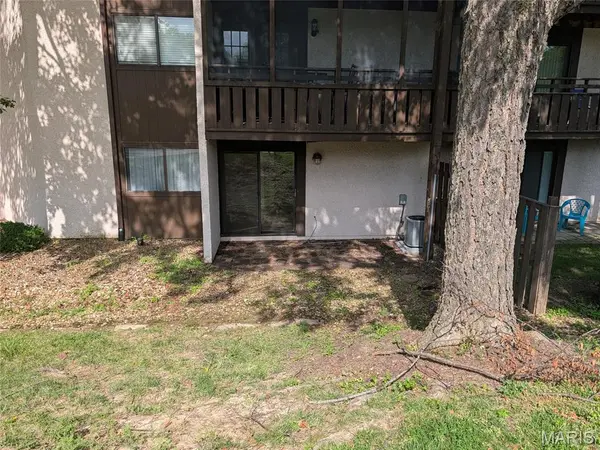 1380 Heritage LNDG #106, St Charles, MO 63303