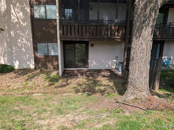 1380 Heritage LNDG #106, St Charles, MO 63303