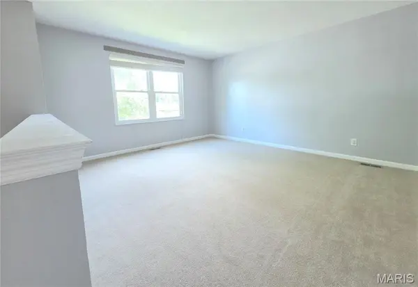 1382 Premio DR, Fenton, MO 63026