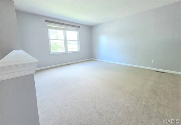 1382 Premio DR, Fenton, MO 63026