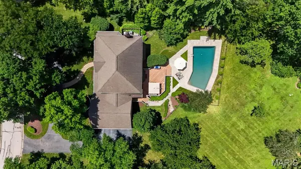 12825 Brighton Woods DR, Town And Country, MO 63131