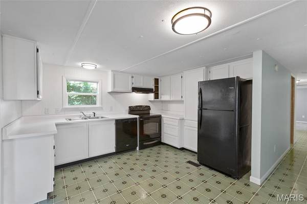 859 Thousand Pines DR, Fenton, MO 63026
