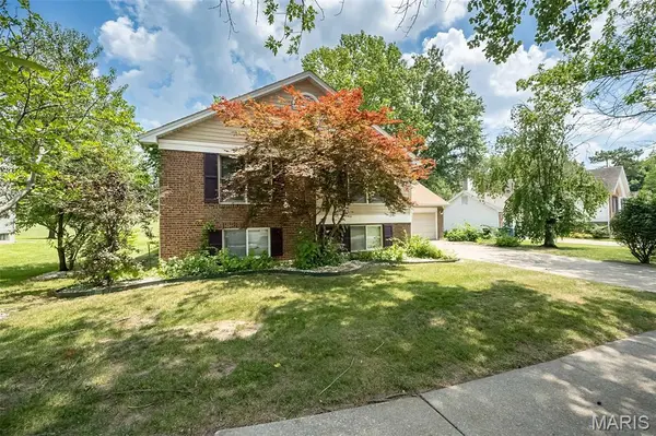 16740 N Fork Ridge DR, Florissant, MO 63034